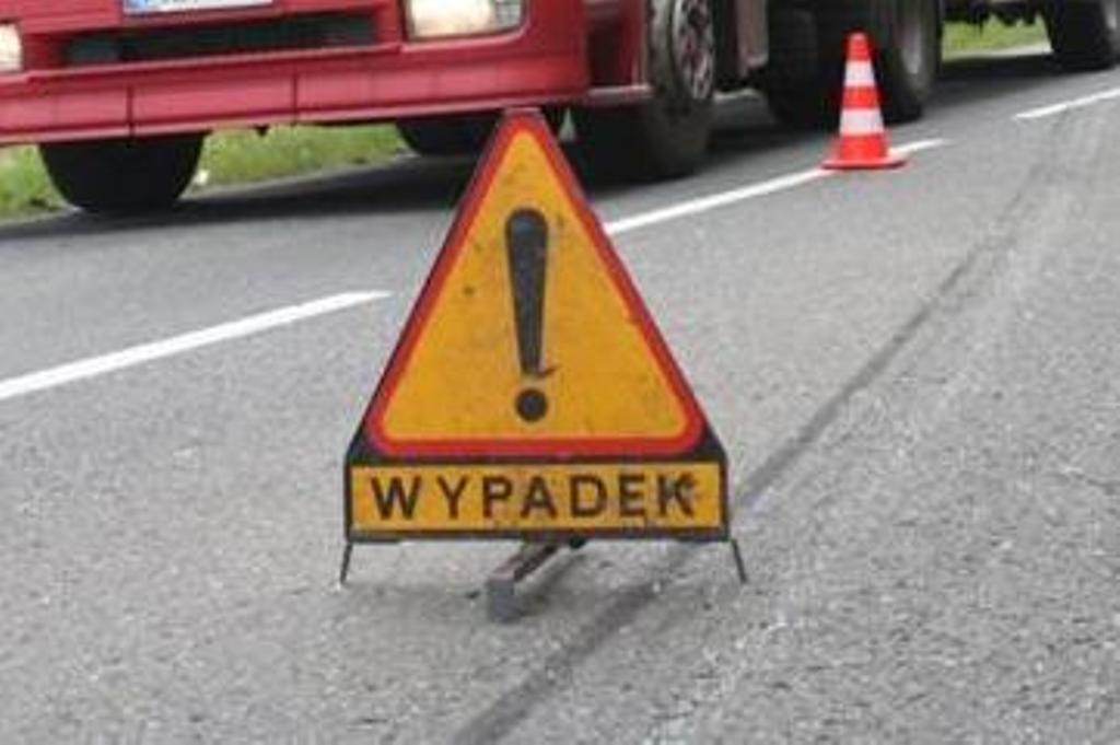 LUBIN. Mazda wjechała w autobus