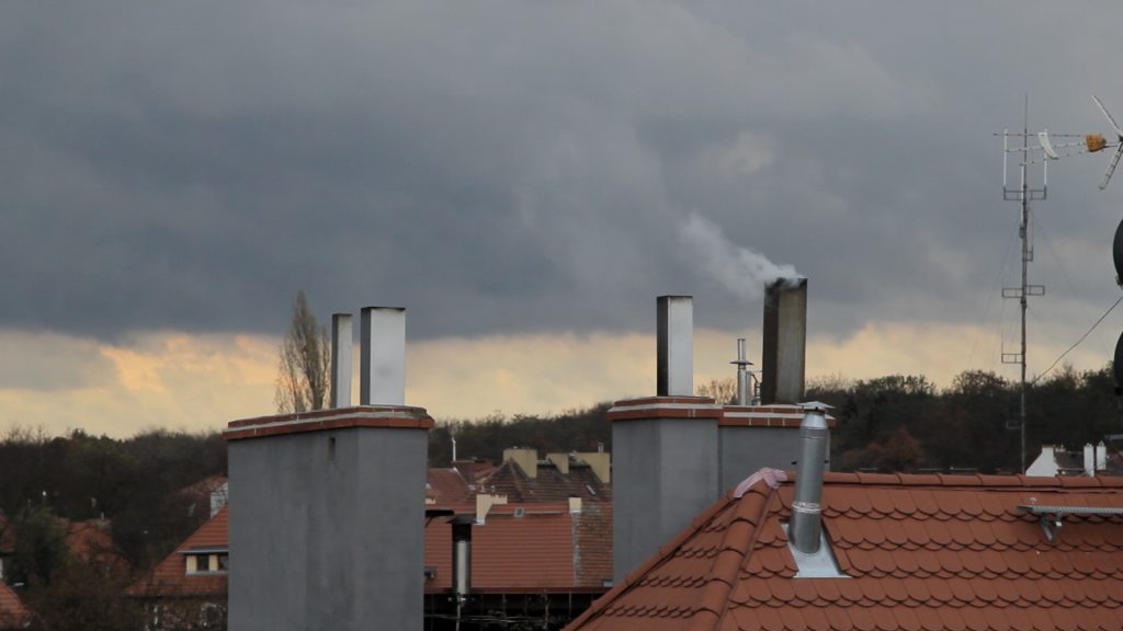 LEGNICA. Duże stężenie smogu nad miastem (WIDEO)