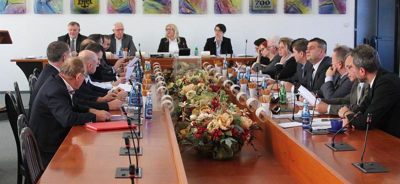 LUBIN. MPO będzie zarządzał cmentarzami (WIDEO)