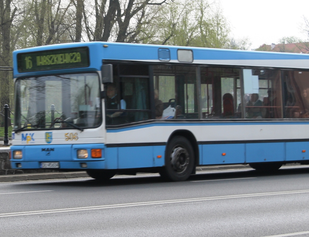 LEGNICA. Zmiany tras autobusów i przystanków na Piekarach
