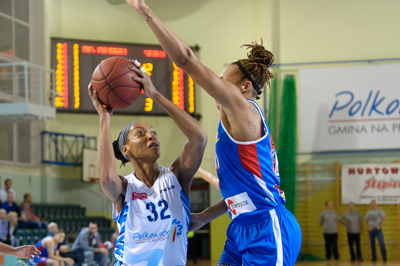 POLKOWICE. Derbowe spotkanie koszykarek MKS-u