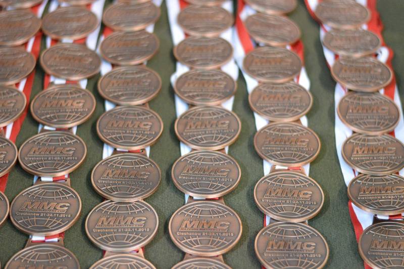 LEGNICA. Medale Blicharskich w Ciechanowie