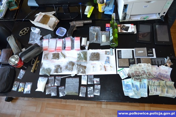 POLKOWICE. Miał narkotyki i broń palną