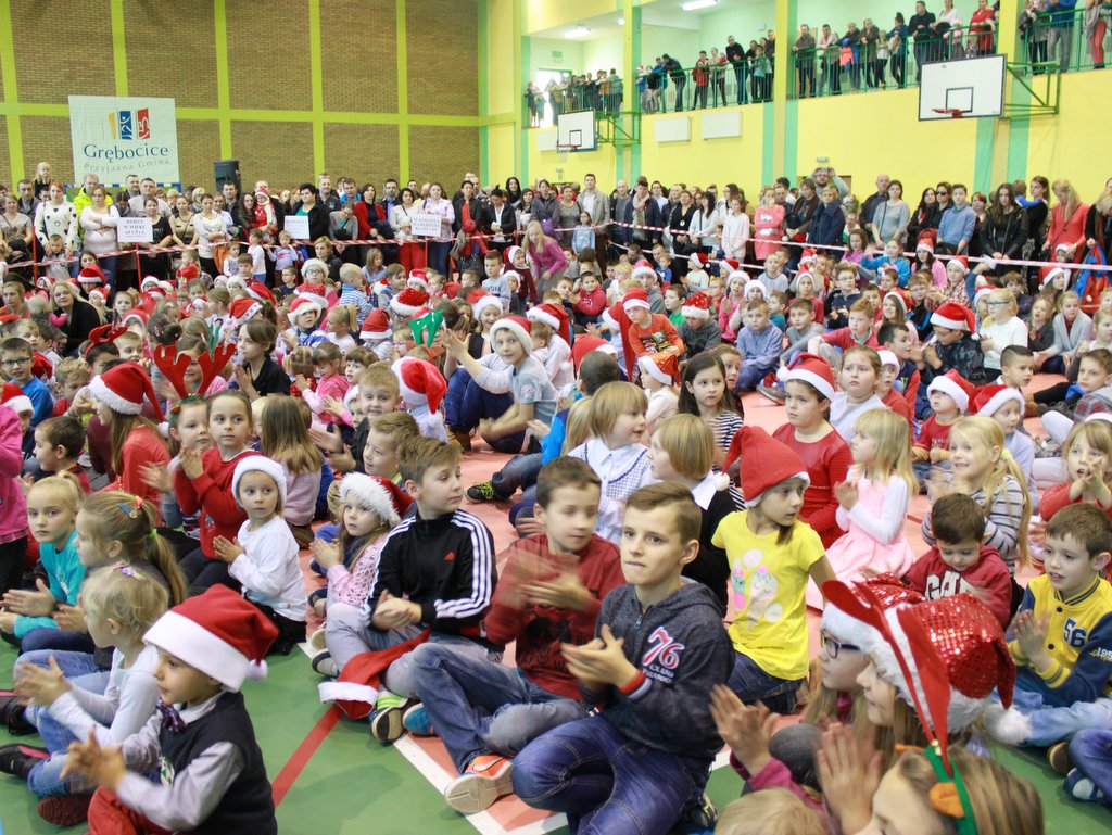 GMINA GRĘBOCICE. Ponad 700 paczek rozdanych (FOTO, WIDEO)