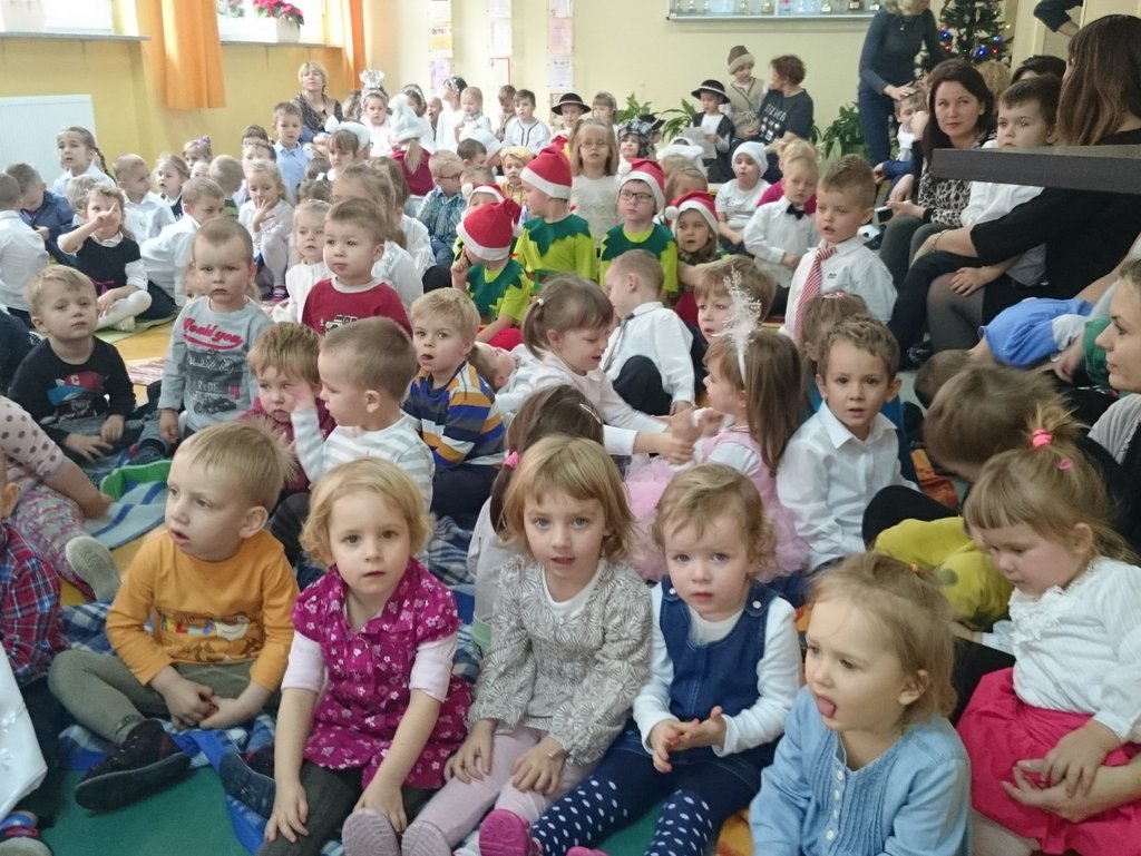 GŁOGÓW. Kolędowanie przedszkolaków (FOTO)