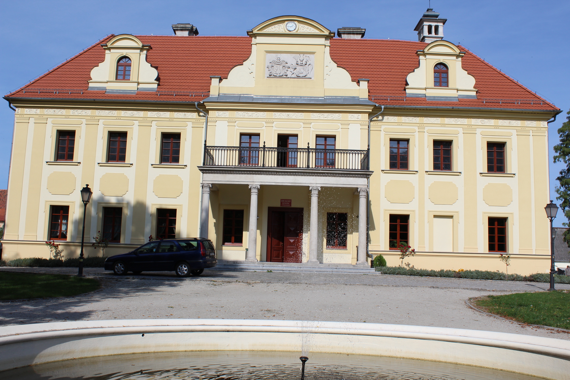 GAWORZYCE. „Jowisz” rozwija skrzydła w pałacu