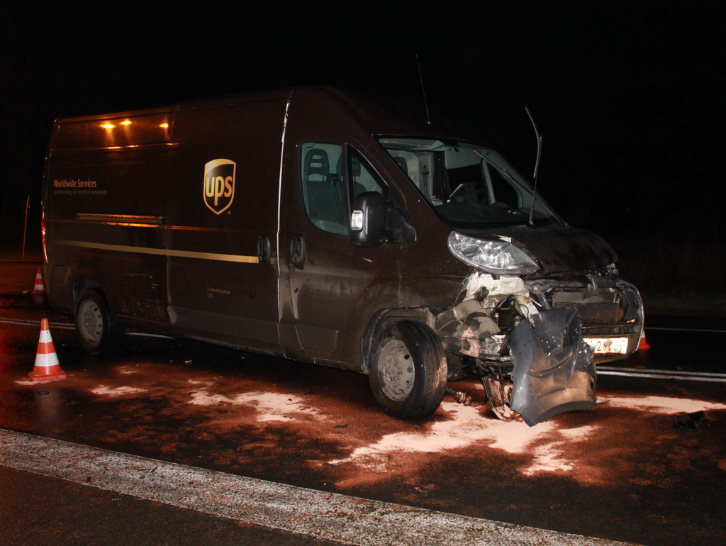 GŁOGÓW. Zderzenie dwóch aut na obwodnicy (FOTO)