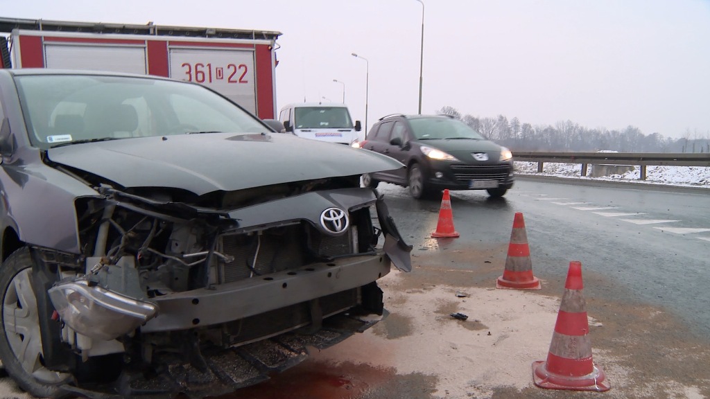 MIŁKOWICE. Wahadło po wypadku przed Rzeszotarami (FOTO)