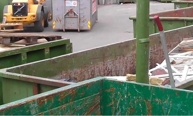 JAWOR. Wystaw duże śmieci