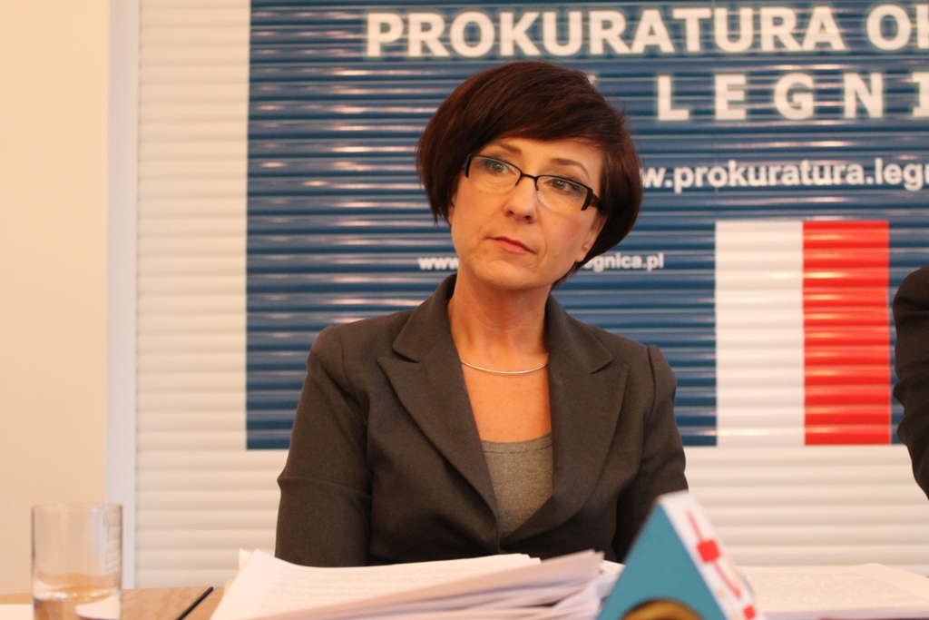 ŚCINAWA. Zabił, a zwłoki ukrył w wersalce (WIDEO)