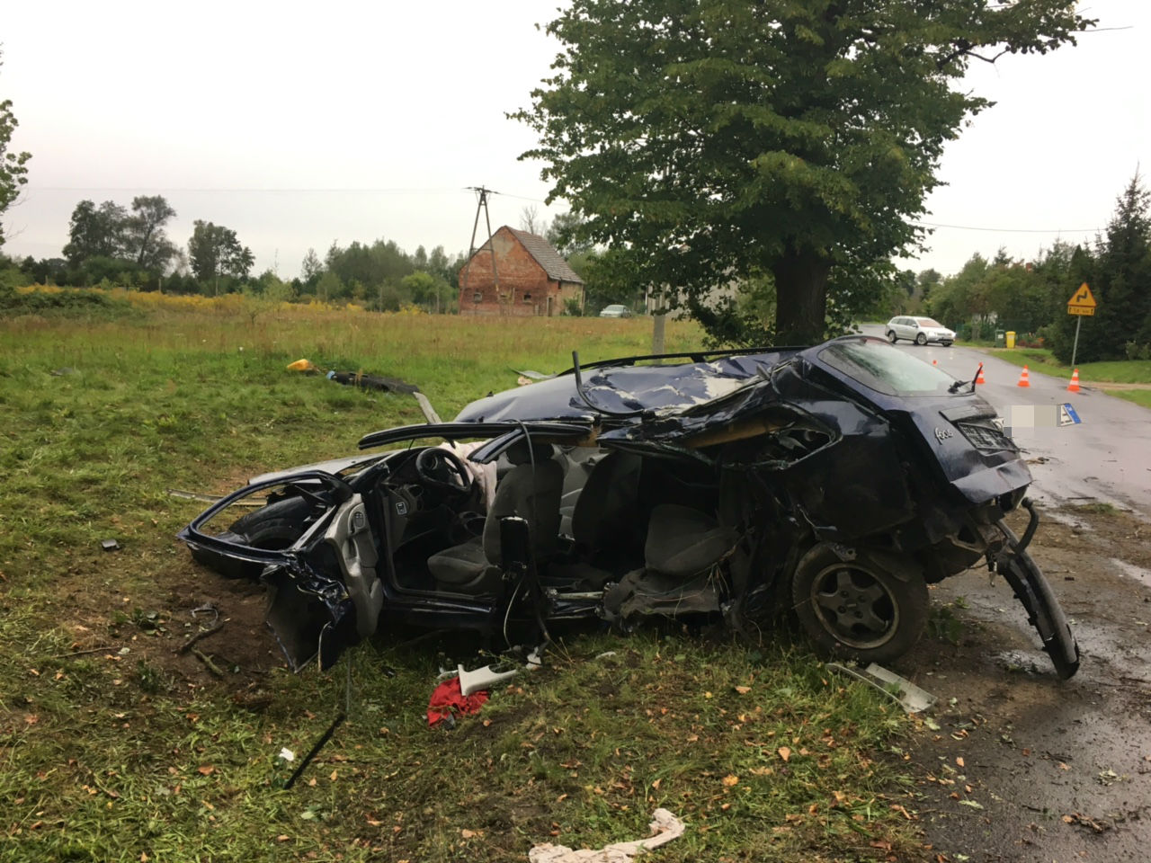 POLKOWICE. Strażnicy pomogą uruchomić auto (WIDEO)