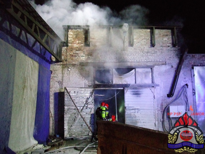 JAWOR. Ogień w hali produkcyjnej