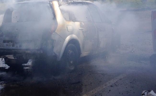 PIELGRZYMKA. Płonące auto w rowie