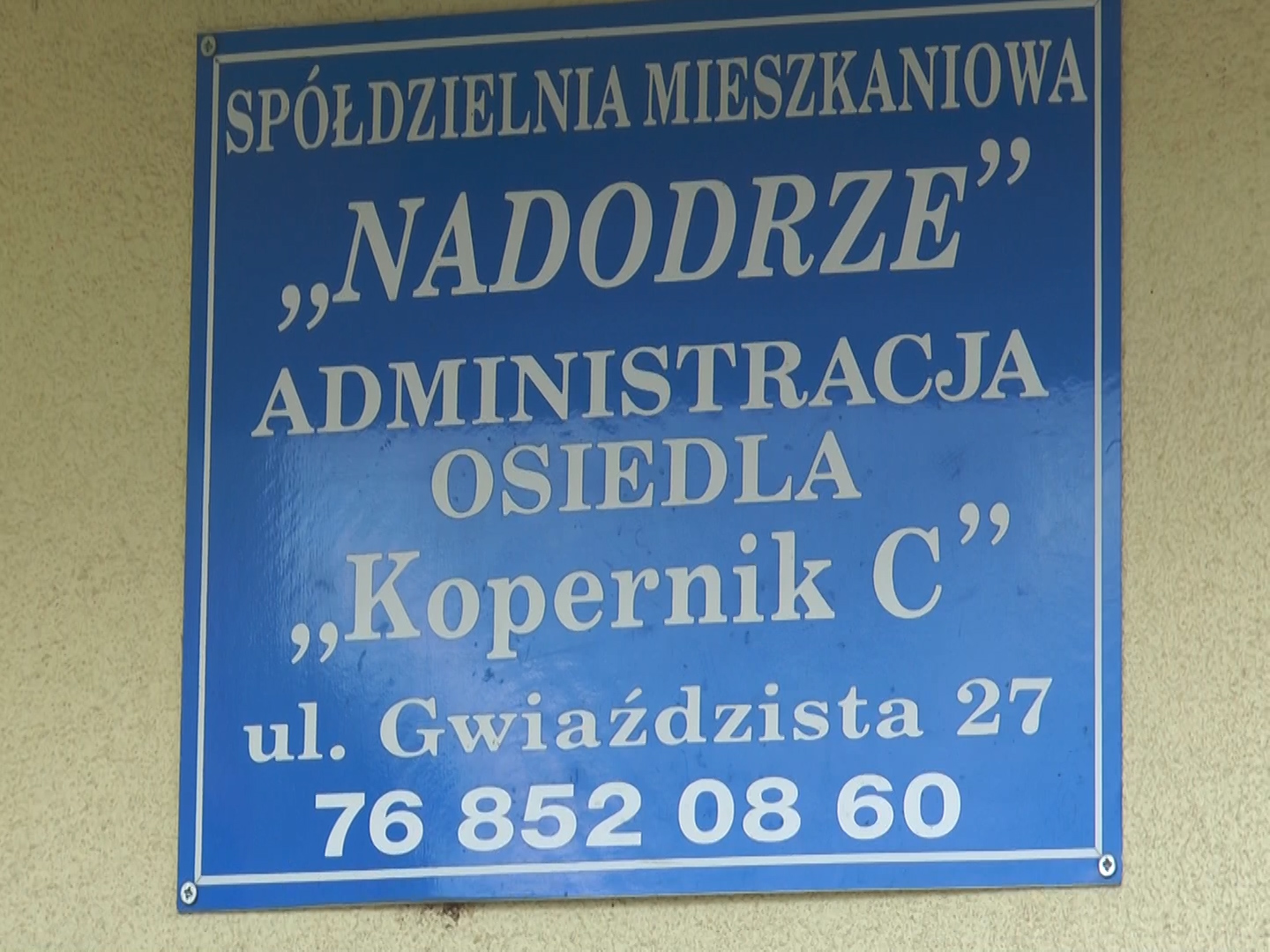 GŁOGÓW. Nieuczciwe firmy namawiają na wymianę drzwi (WIDEO)