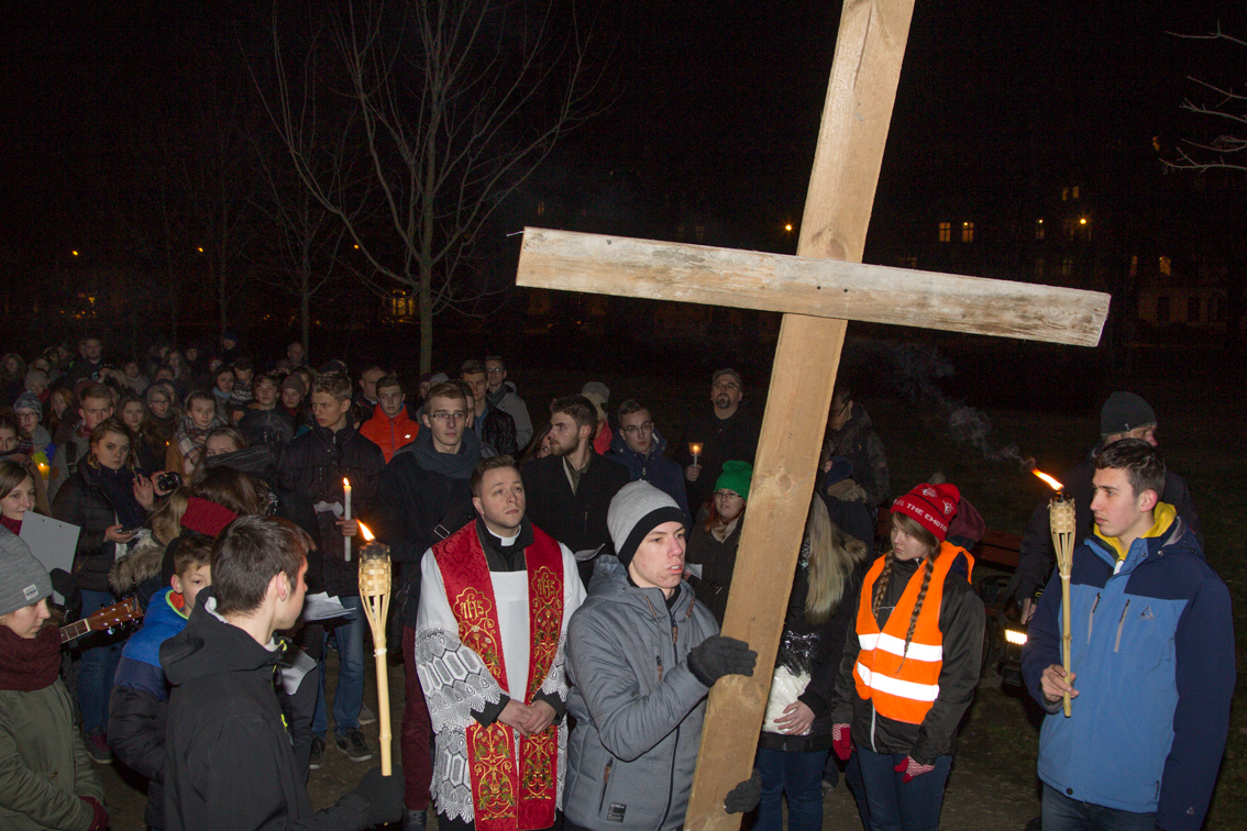 LEGNICA. Katolicka młodzież ostro protestuje przeciwko aborcji (FOTO, WIDEO)