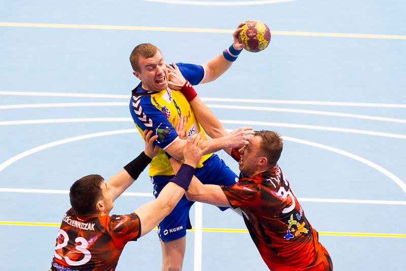 GŁOGÓW. Remis rzutem na taśmę (FOTO)