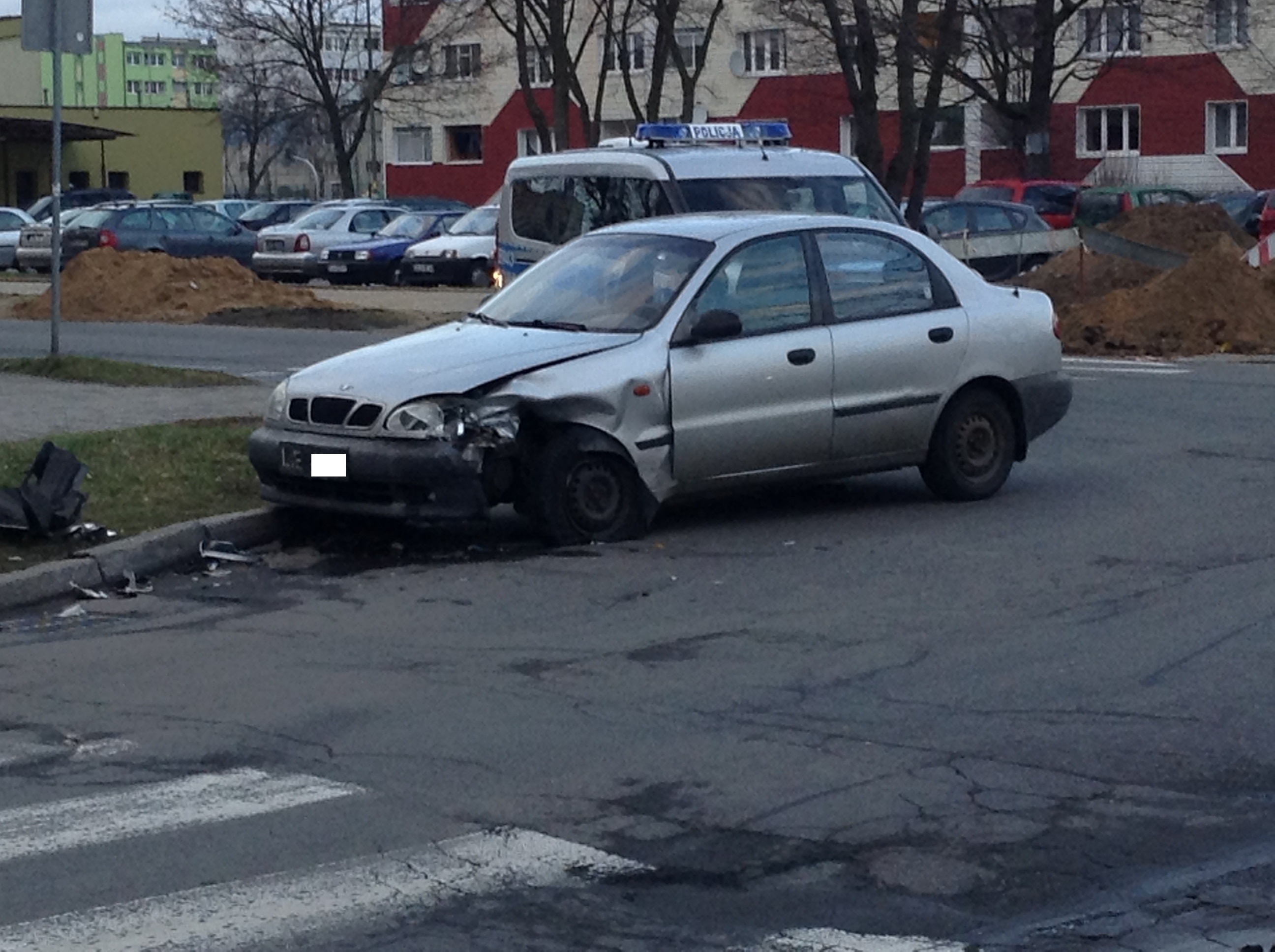 LUBIN. Zderzyły się dwie osobówki (FOTO)