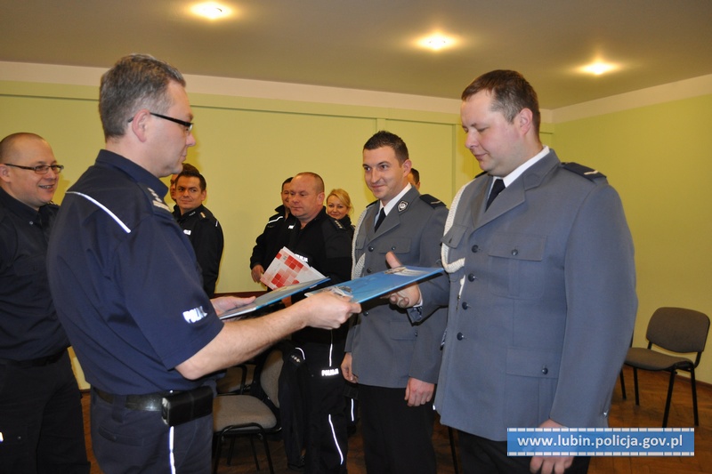 LUBIN. Policjanci nagrodzeni za uratowanie życia