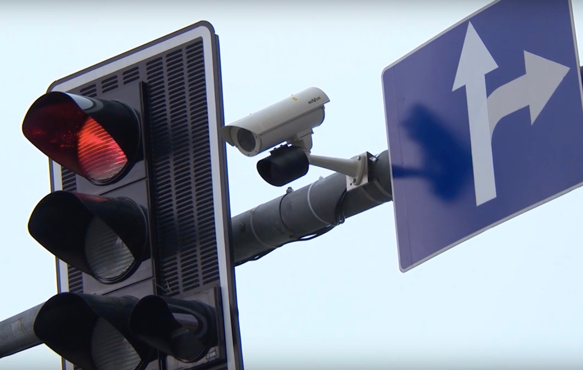 LEGNICA. Tysiące aut na czerwonym świetle (WIDEO)