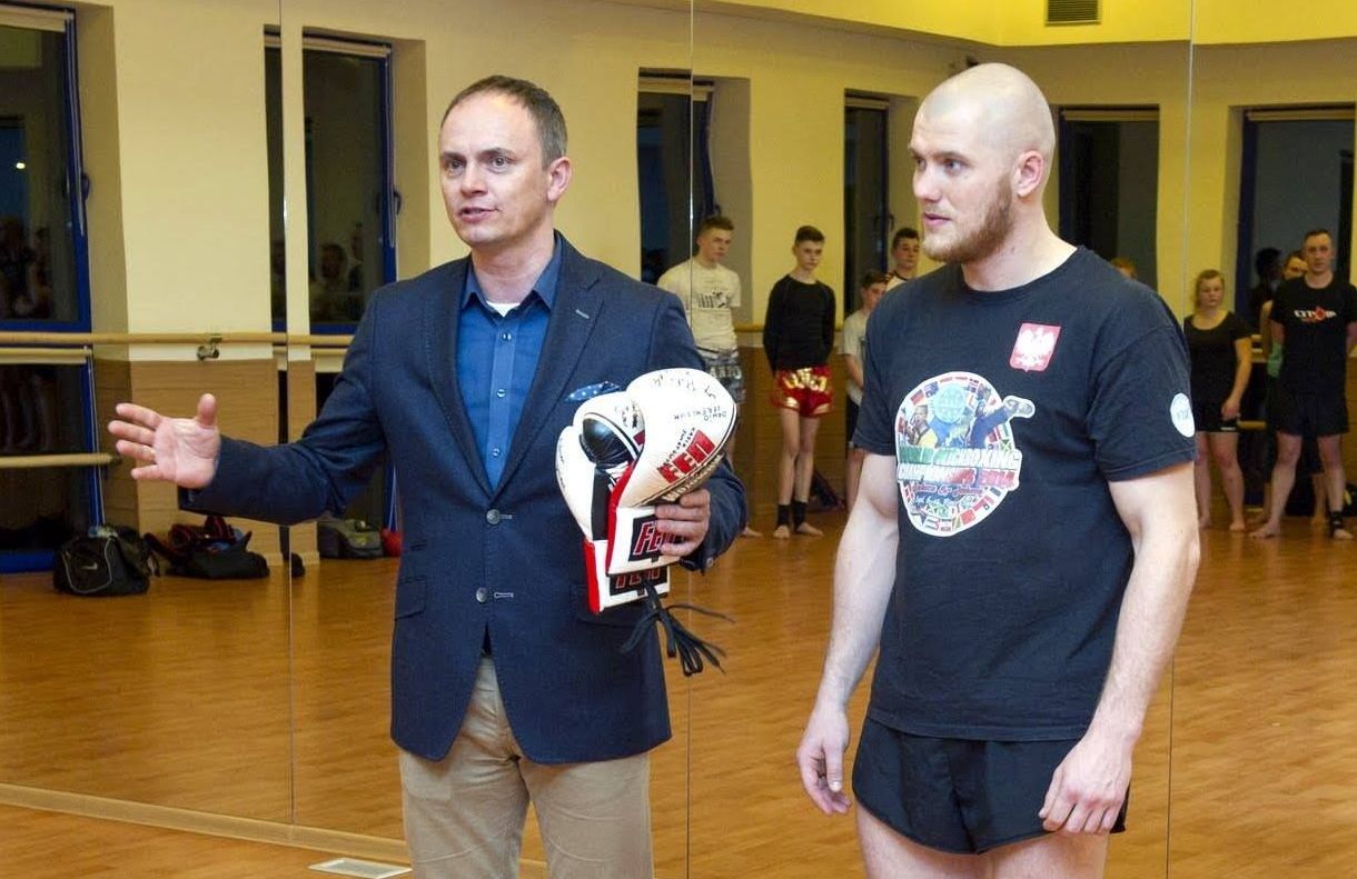 POLKOWICE. Burmistrz dostał rękawice. Będzie trenować?