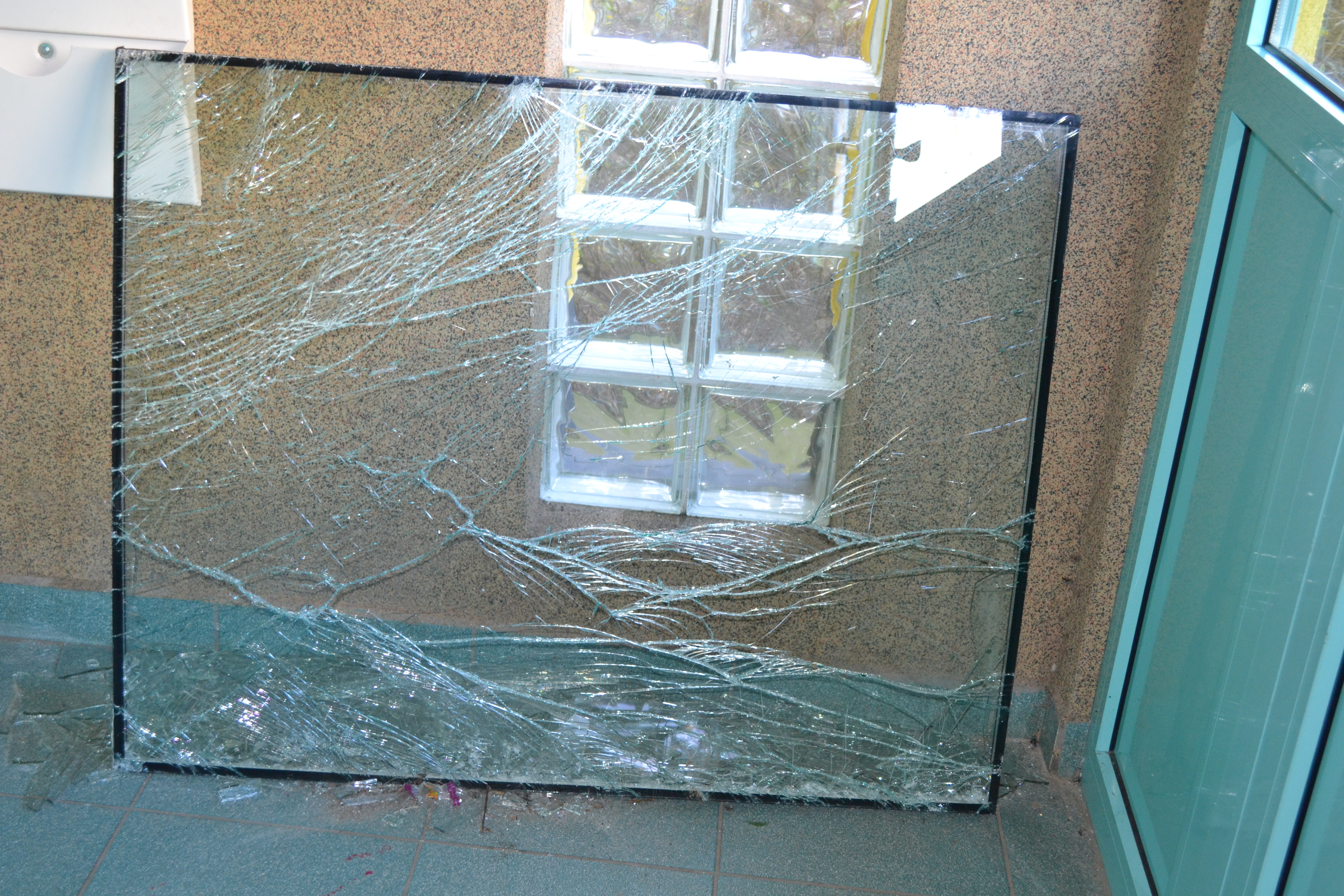 ZŁOTORYJA. Po pijanemu skopał samochód