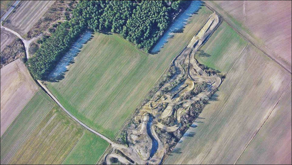 GAWORZYCE. Było dzikie wysypisko, jest tor