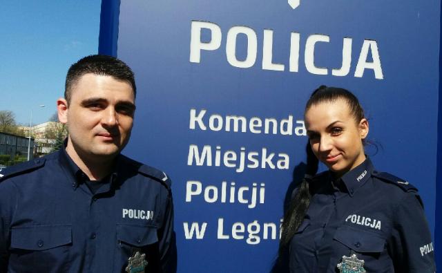 LEGNICA. Policjanci uratowali mężczyźnie życie (WIDEO)