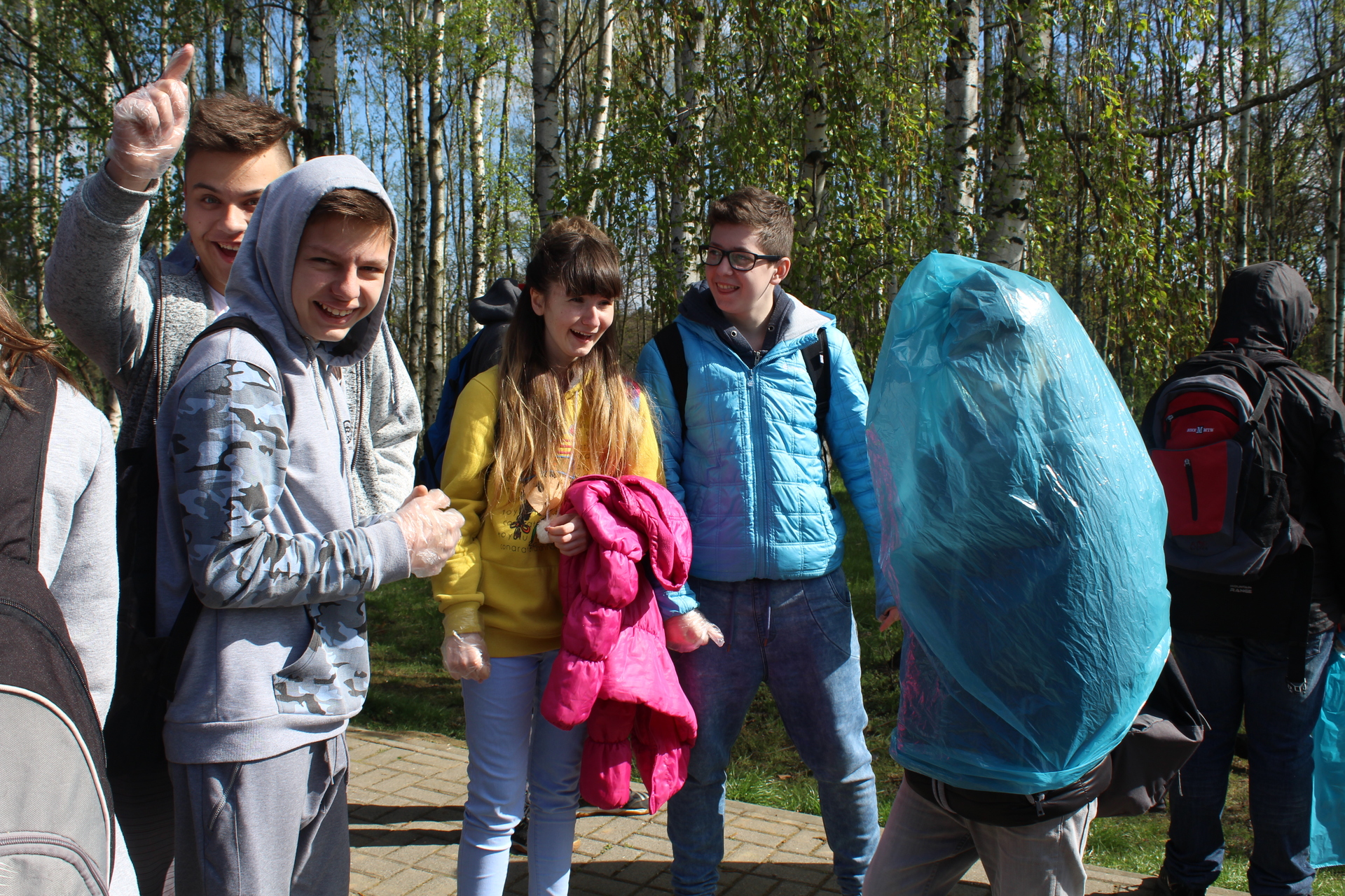 POLKOWICE. Sprzątali swoją małą ziemię (FOTO, WIDEO)