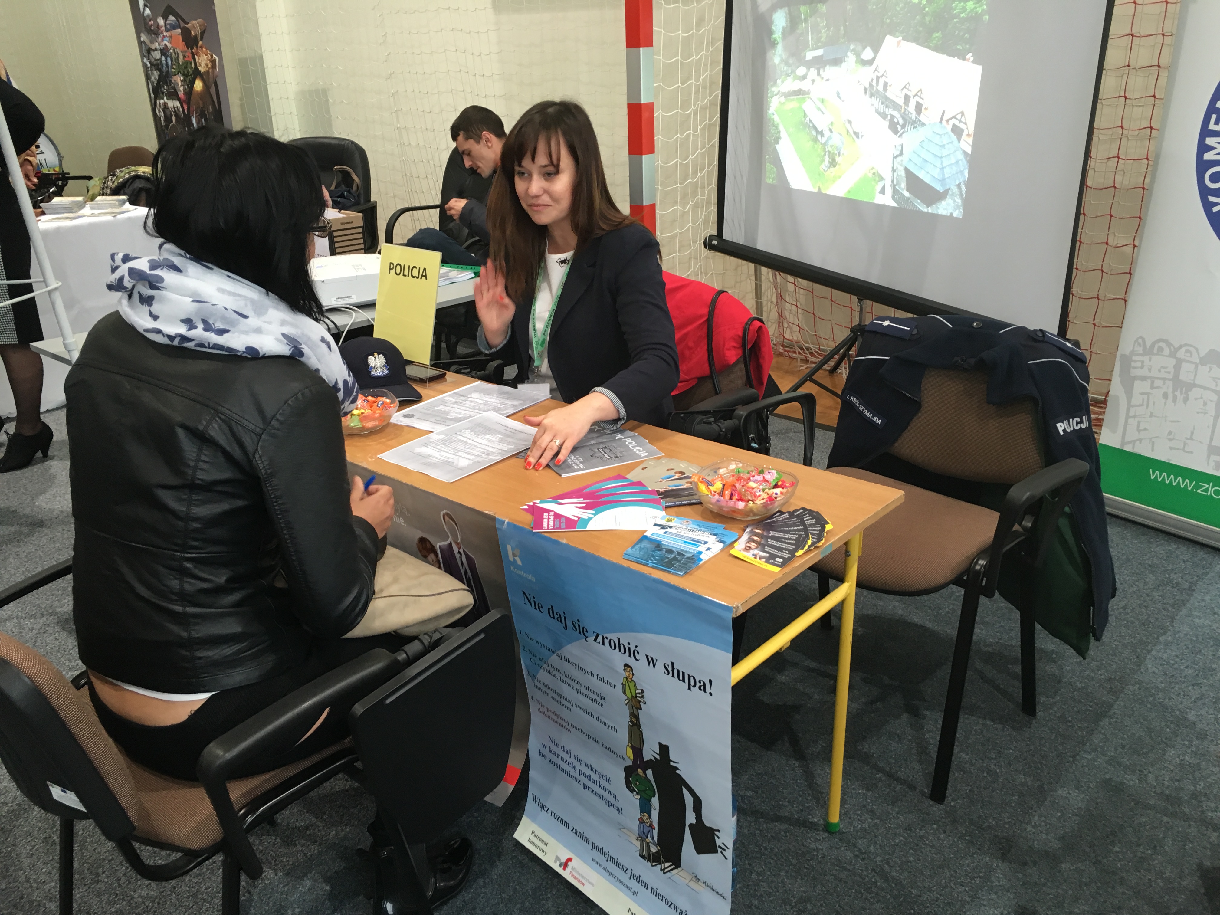 ZŁOTORYJA. Policjanci zachęcali do służby