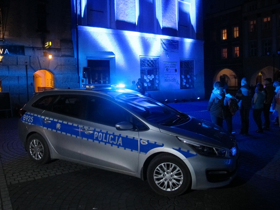 JAWOR. Niebiescy zaświecili na… niebiesko