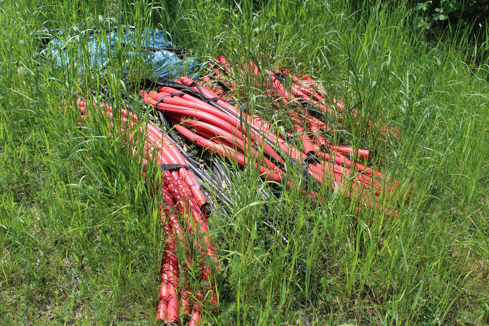 GMINA POLKOWICE. Dzikie śmieci koło Trzebcza (FOTO, WIDEO)