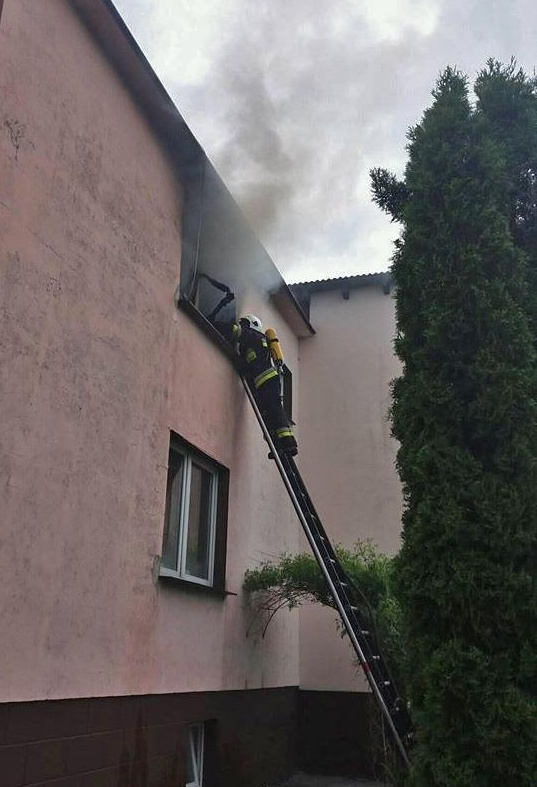 ZŁOTORYJA. Pożar pokoju