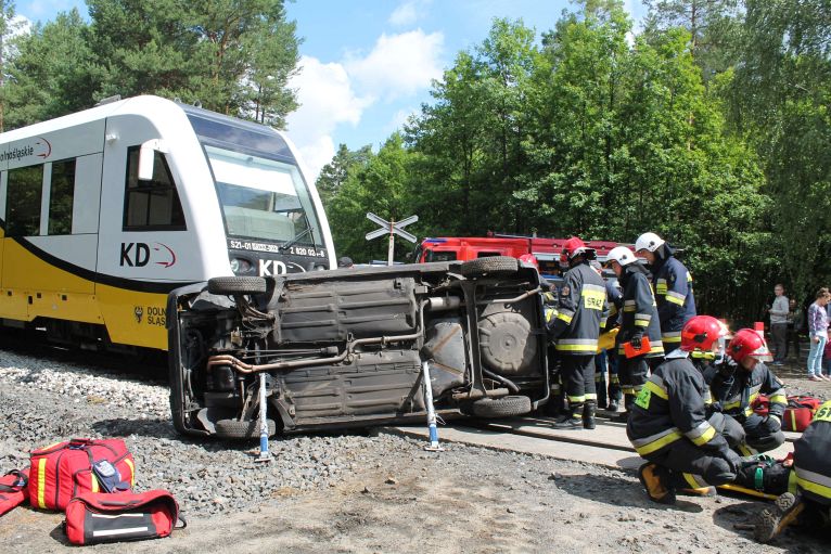 LUBIN. Wypadek podczas strażackich manewrów (WIDEO, FOTO)