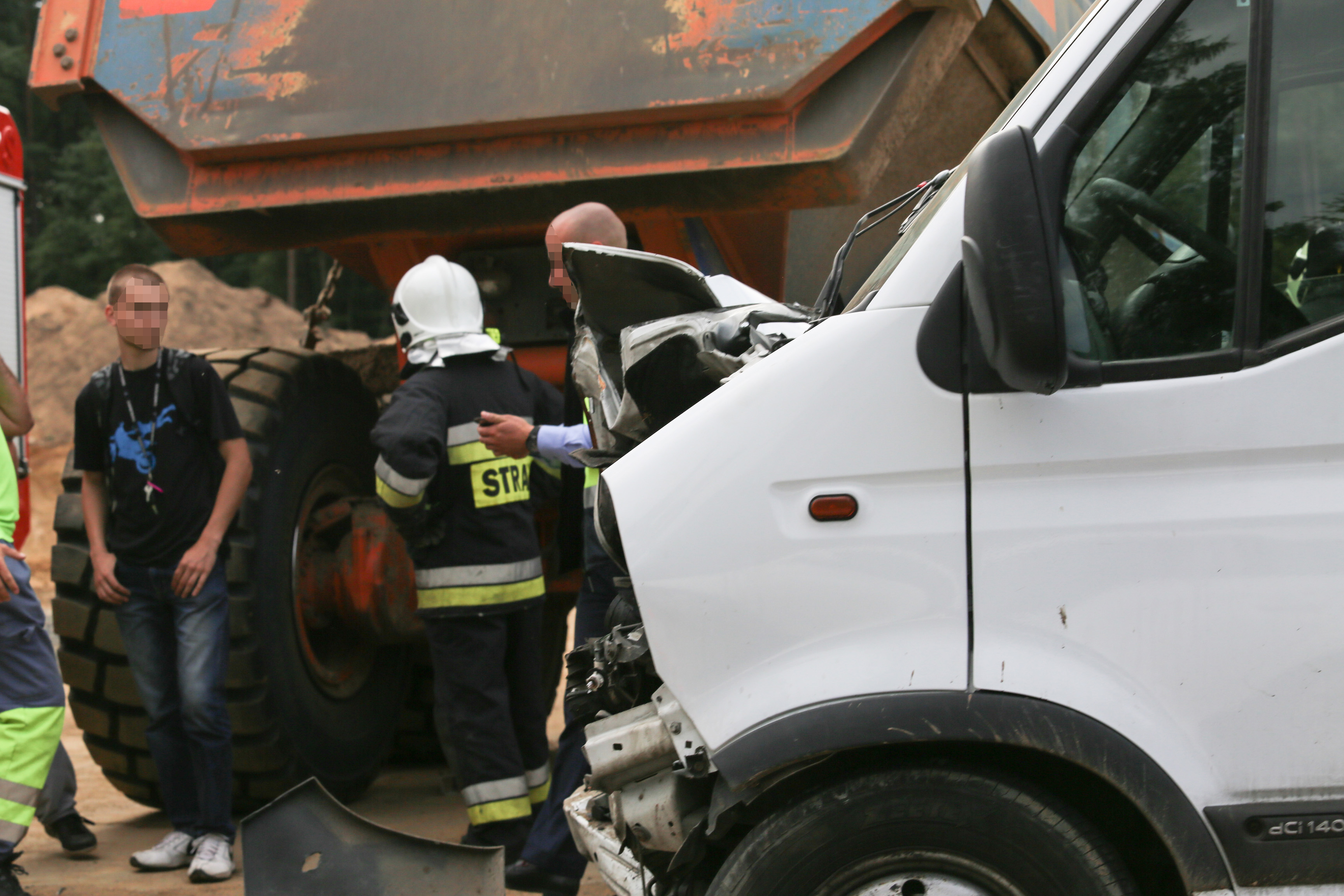 GMINA LUBIN. Bus uderzył w wywrotkę