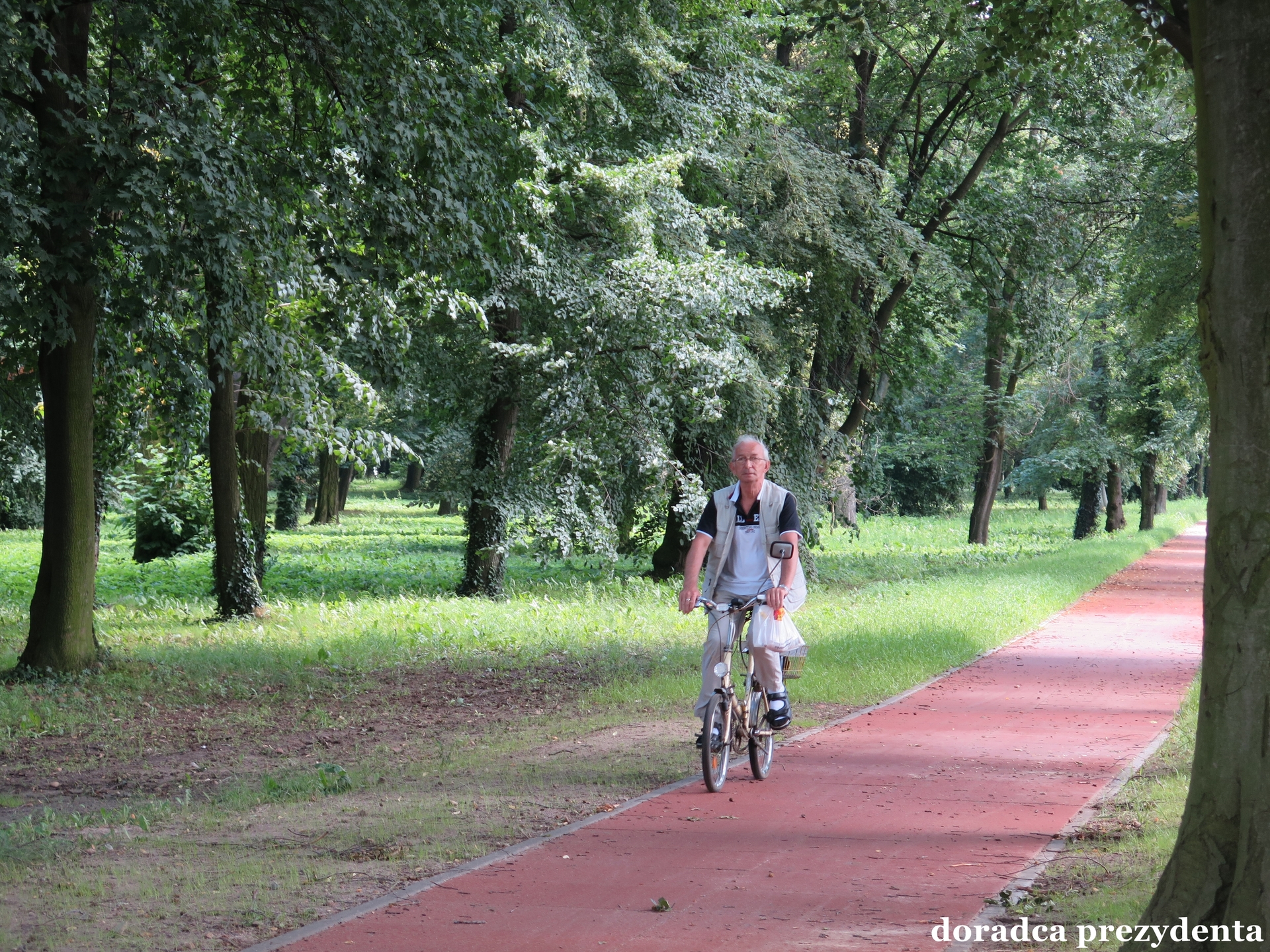 GŁOGÓW. Nowe chodniki i ścieżki (FOTO)