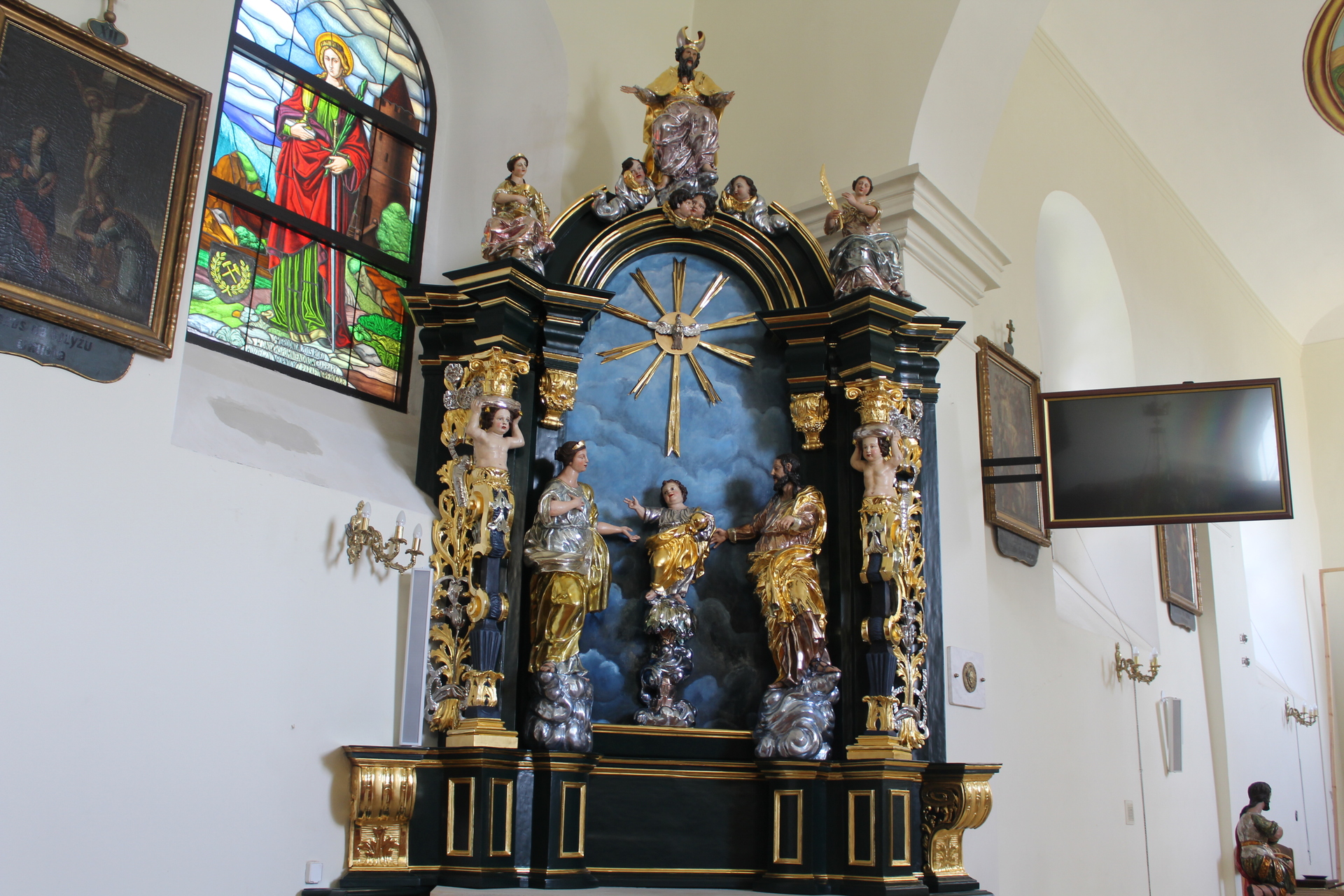 GRĘBOCICE. Dwa ołtarze wróciły do kościoła (FOTO, WIDEO)