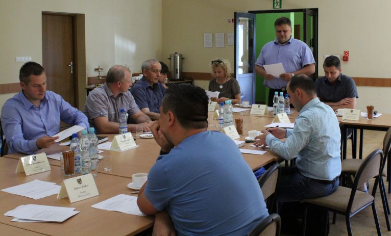 LUBIN. Gmina oszczędzi na komunikacji powiatowej