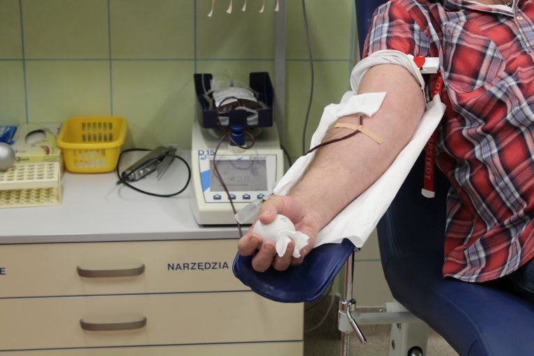 Szpitale potrzebują krwi – RCKiK apeluje do dawców
