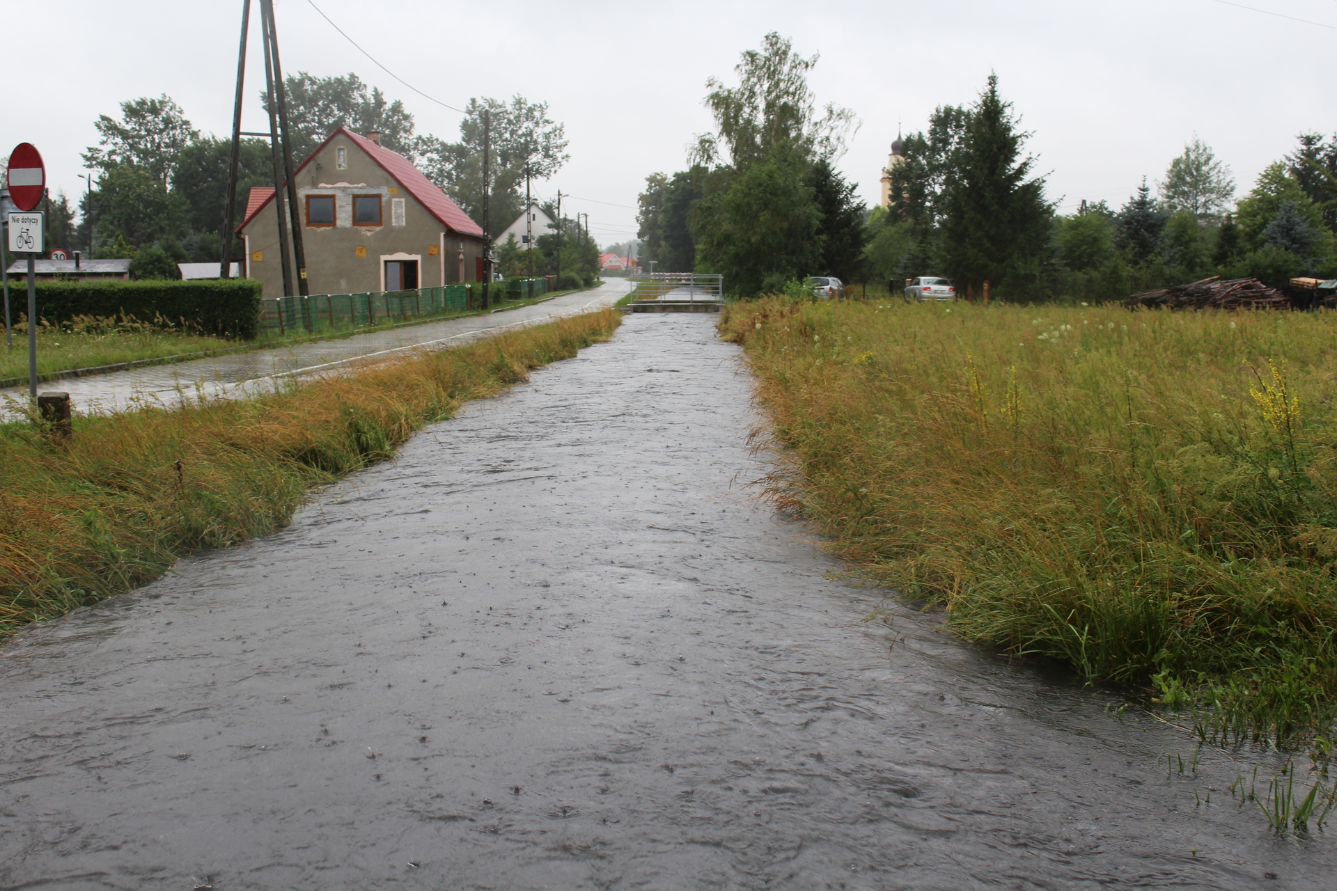 POWIAT POLKOWICKI. Krajobraz po ulewie (WIDEO)