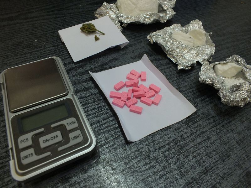 Ukrywał narkotyki i… siedemnastolatkę