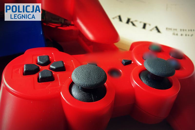 LEGNICA. Sprzedawał podrobione pady przez internet