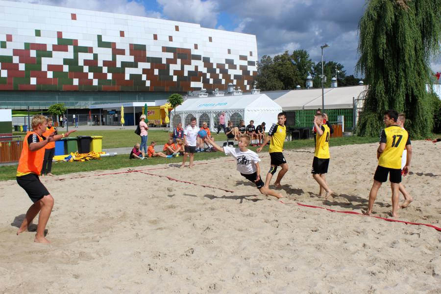 LUBIN. Plażówka popularna wśród młodzieży (FOTO)