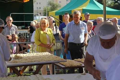 LEGNICA. Ulepili ponad trzy tys. pierogów