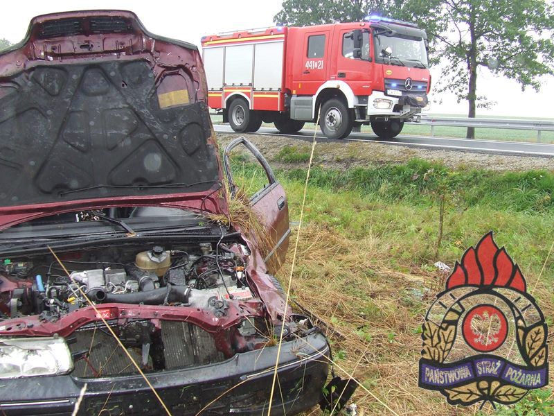 PASZOWICE. Jechała rozpędzona, wpadła do rowu
