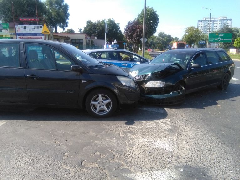 LUBIN. Kolizja na Ścinawskiej, jedna osoba w szpitalu (WIDEO)