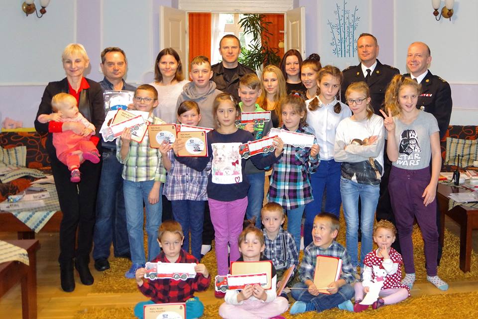 WOJCIESZÓW. Strażacy z wizytą w Domu Dziecka