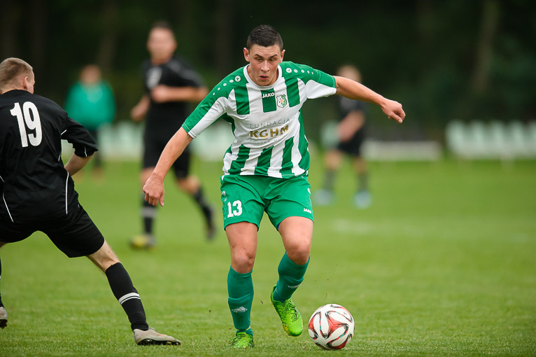 REGION. Czarni bez szans w Księginicach (FOTO)