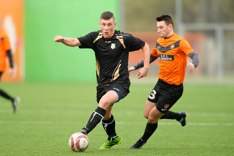 REGION. Iskra traci punkty z Hutą (FOTO)