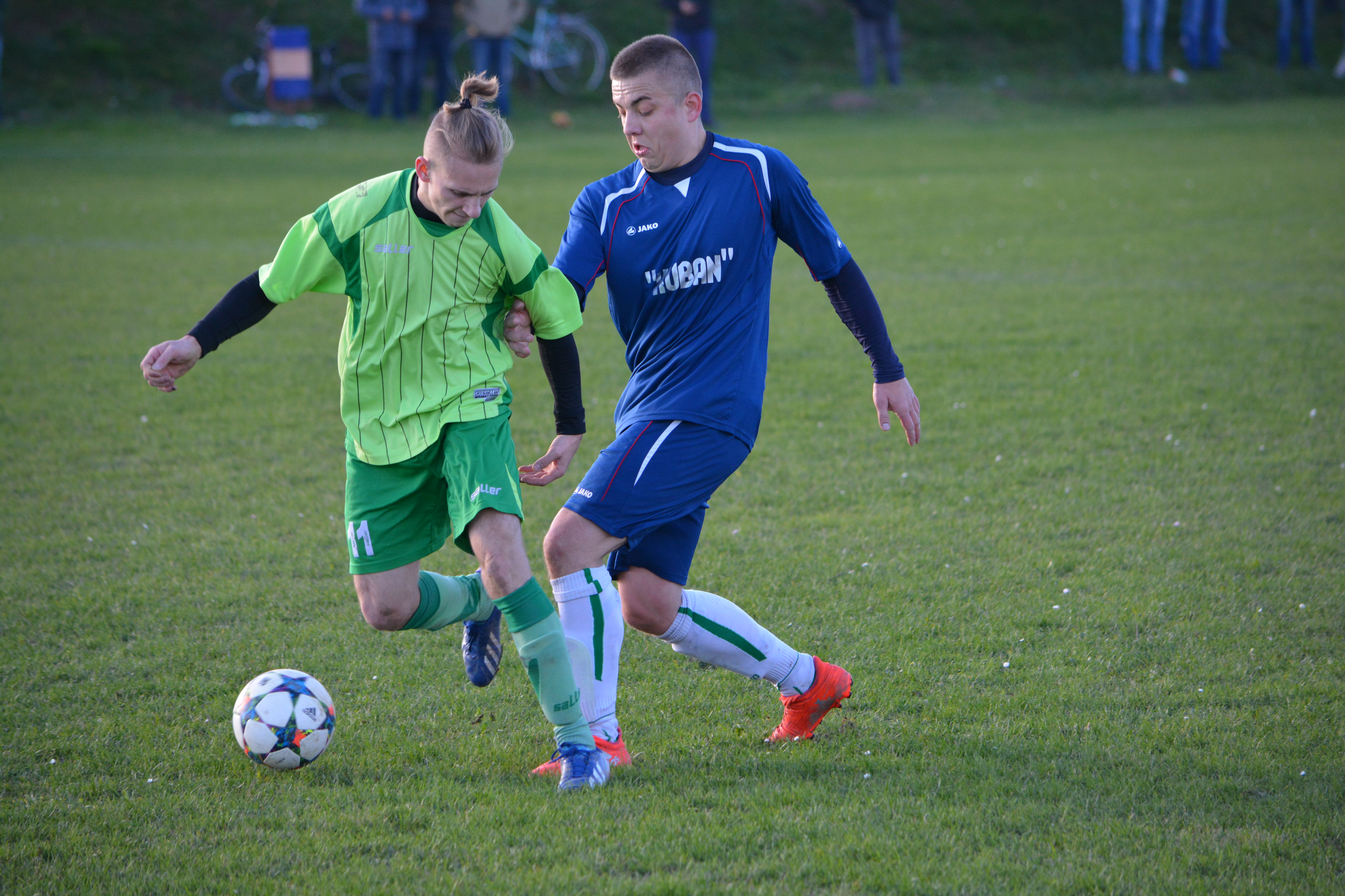 REGION. Hit w Męcince na remis (FOTO)