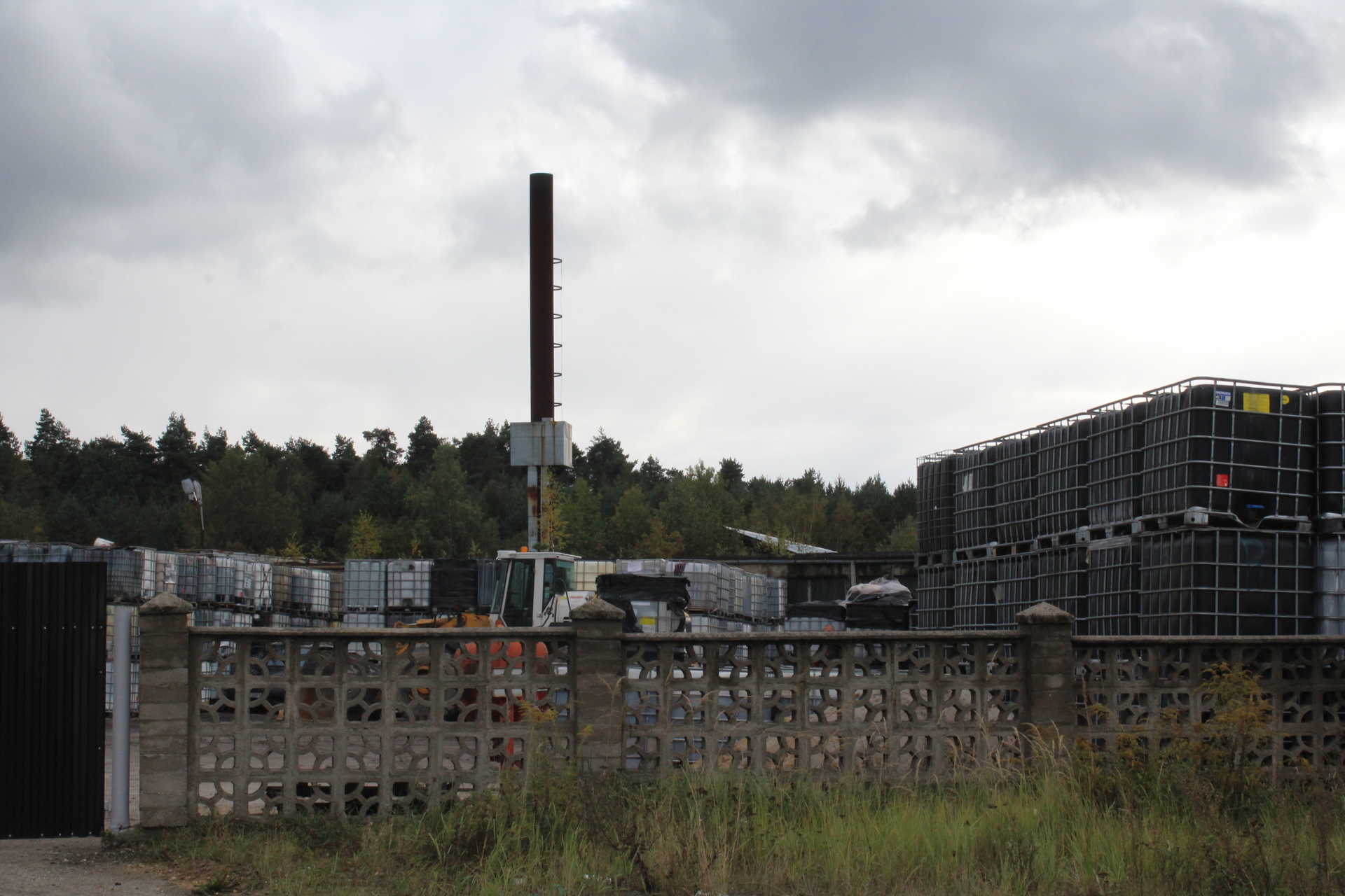 GMINA RADWANICE. Co się kryje za ogrodzeniem? (WIDEO, FOTO)